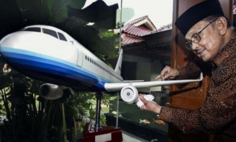Qiyamullail: Inspirasi dari Kisah BJ Habibie dan Dua Teman Yahudi